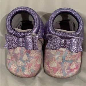 Sz 2 freshly picked princess moccs